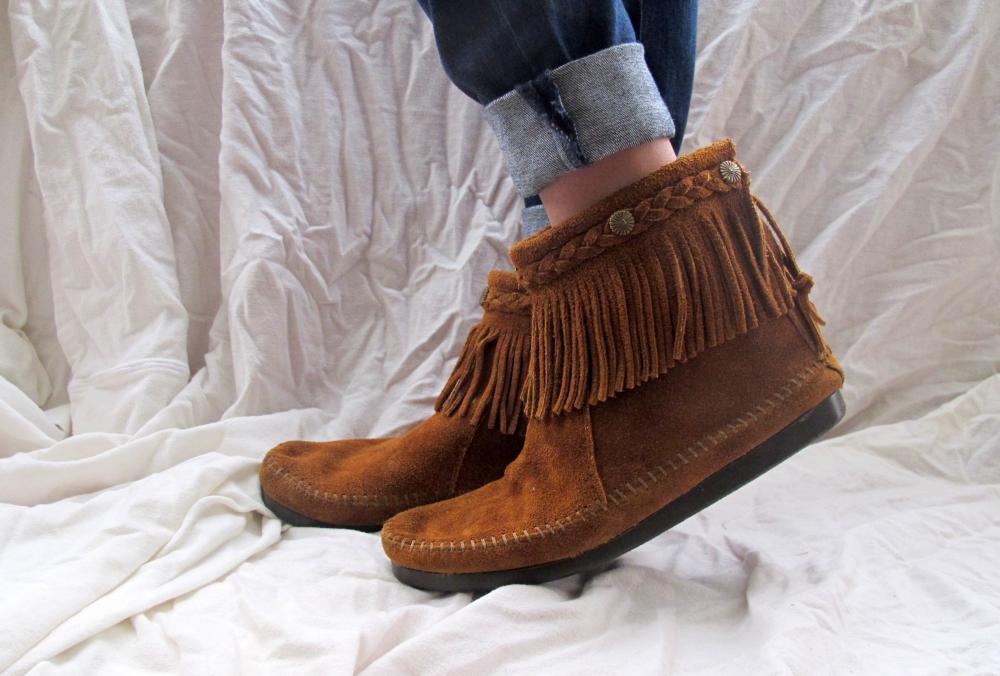Minnetonka Moccasins Boots Brown Suede Fringe Ankle High